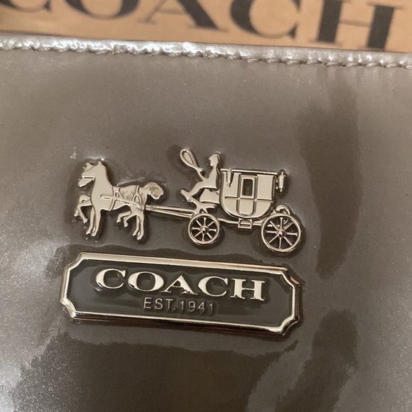 Coach 18770 grey patient leather tote euc - Picture 6 of 11